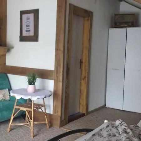 Privat Laura * Ždiar